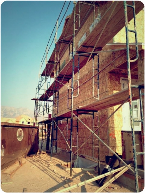 whoooooa home updates! exterior starting!