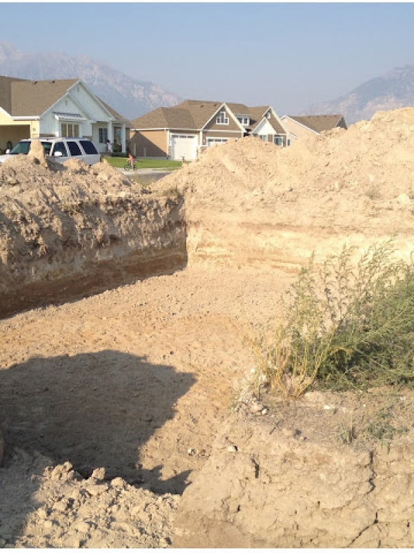 a HOLE!..and progress in the hole…BASEMENT!