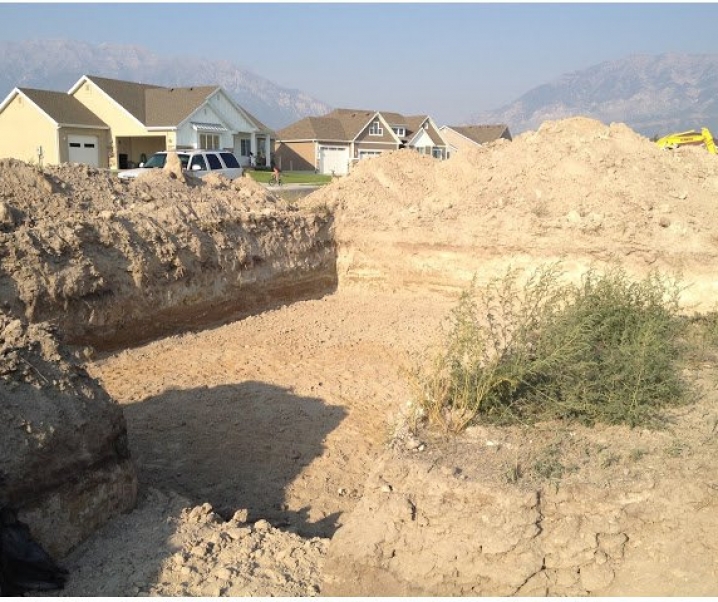 a HOLE!..and progress in the hole…BASEMENT!