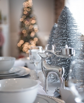 Setting up the Christmas Table Decorations