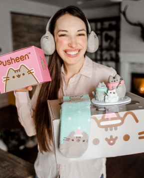 Winter Pusheen Subscription Unboxing