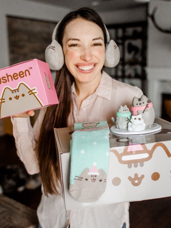 Winter Pusheen Subscription Unboxing