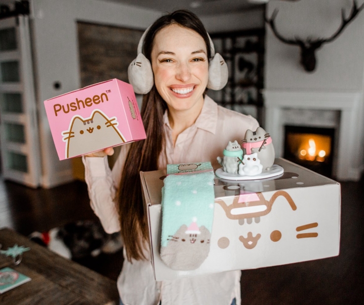 Winter Pusheen Subscription Unboxing