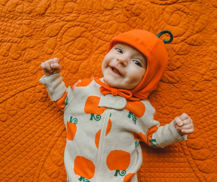 https://kelseybang.com/wp-content/uploads/2019/11/mamas-little-pumpkins-5-718x602.jpg