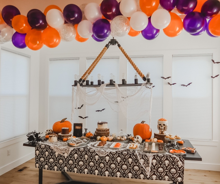 Easiest, Quickest & Most Affordable Way To Make A Balloon Garland