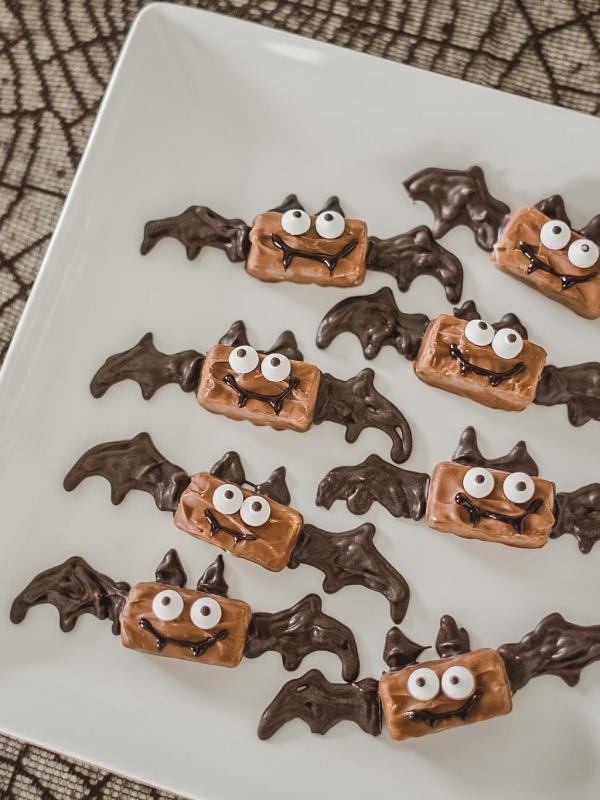 How To Make Halloween Candy Bar Bats