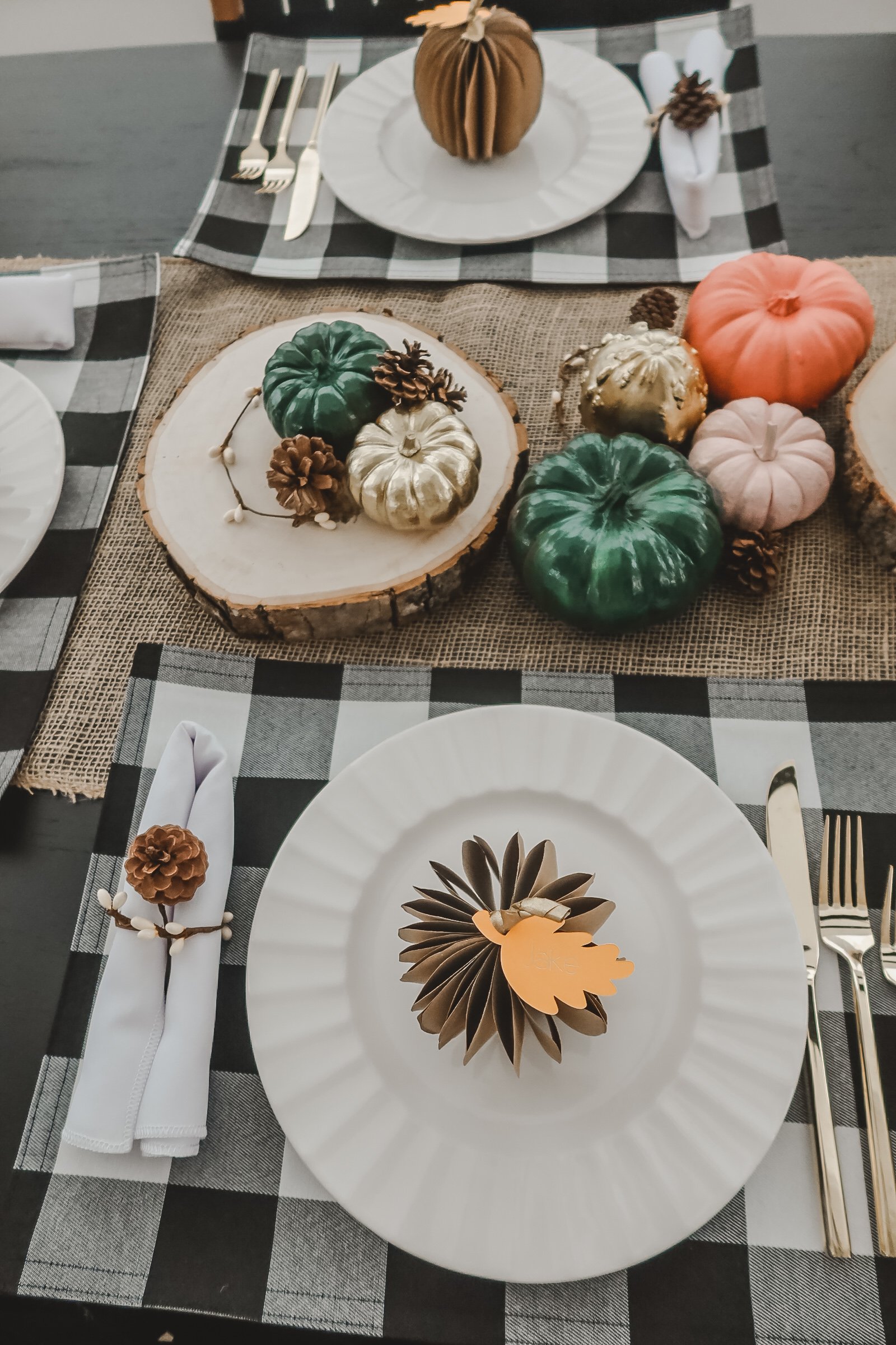 Thanksgiving Craft- Paper Pumpkin Place Card Holders - Kelsey Bang