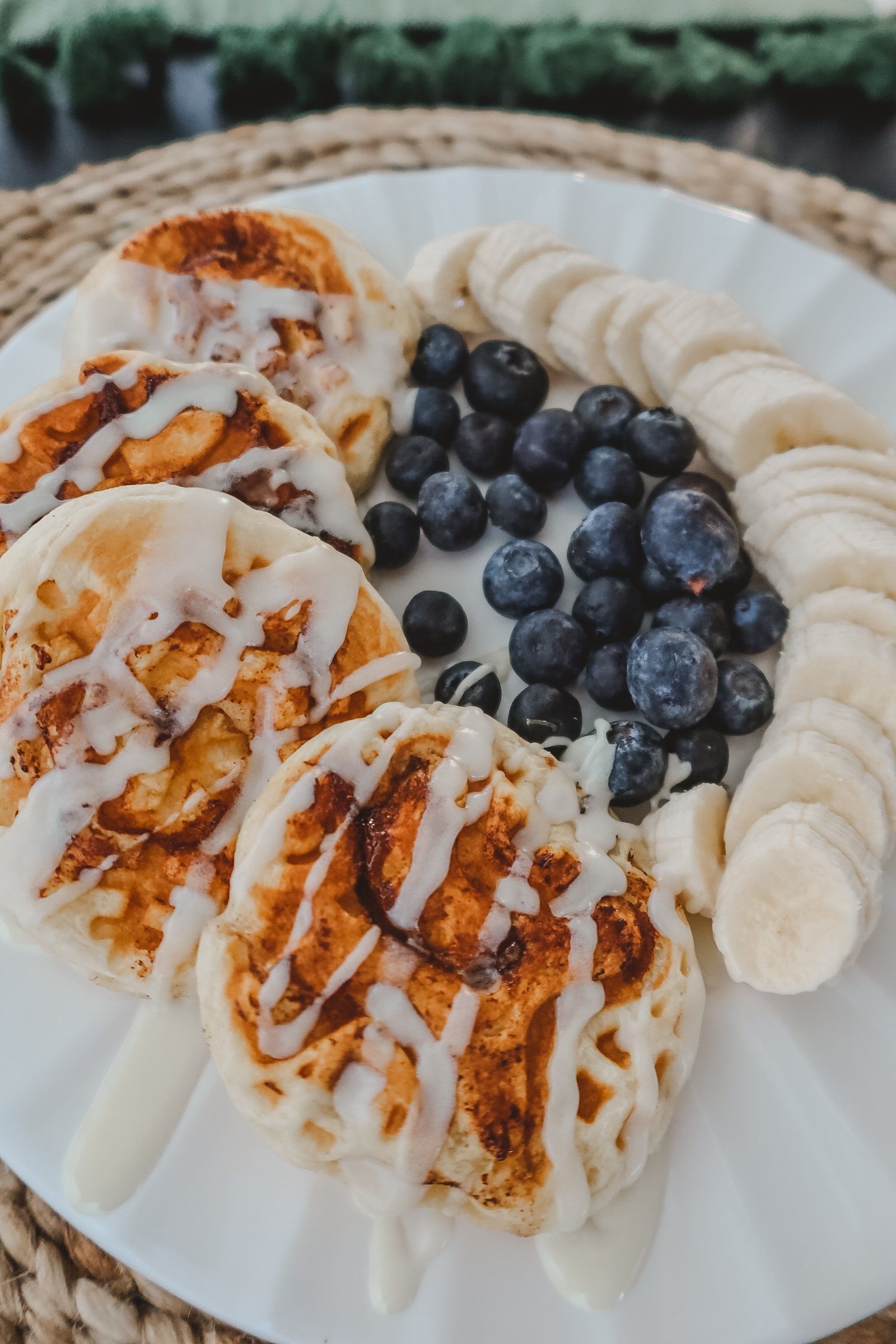 https://kelseybang.com/wp-content/uploads/2020/12/how-to-make-cinnamon-roll-waffles-4.jpg