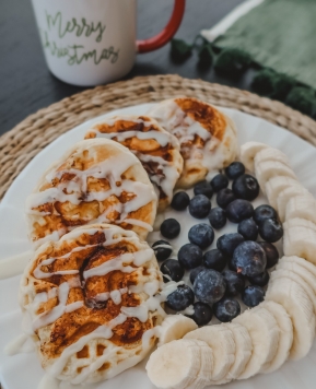 Cinnamon Roll Waffle Recipe- Easy Christmas Breakfast