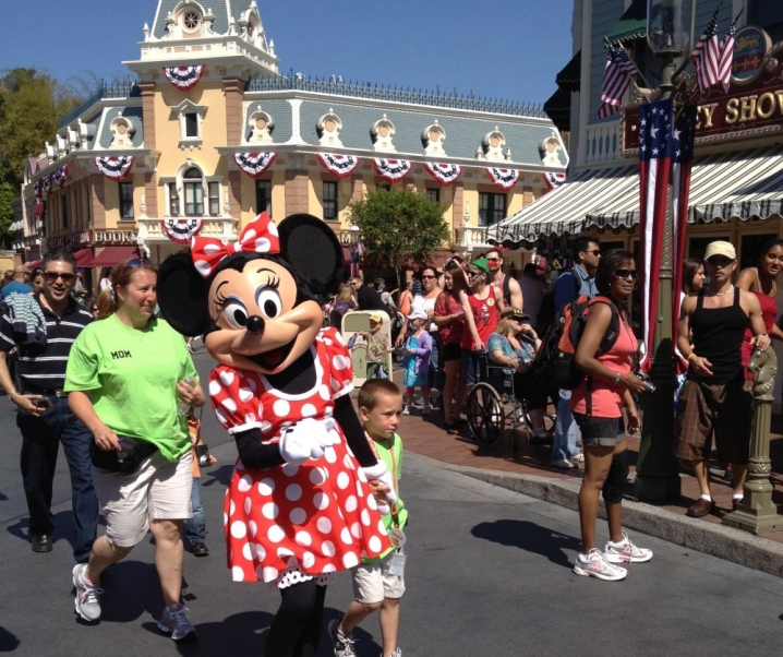 addicted to disneyland