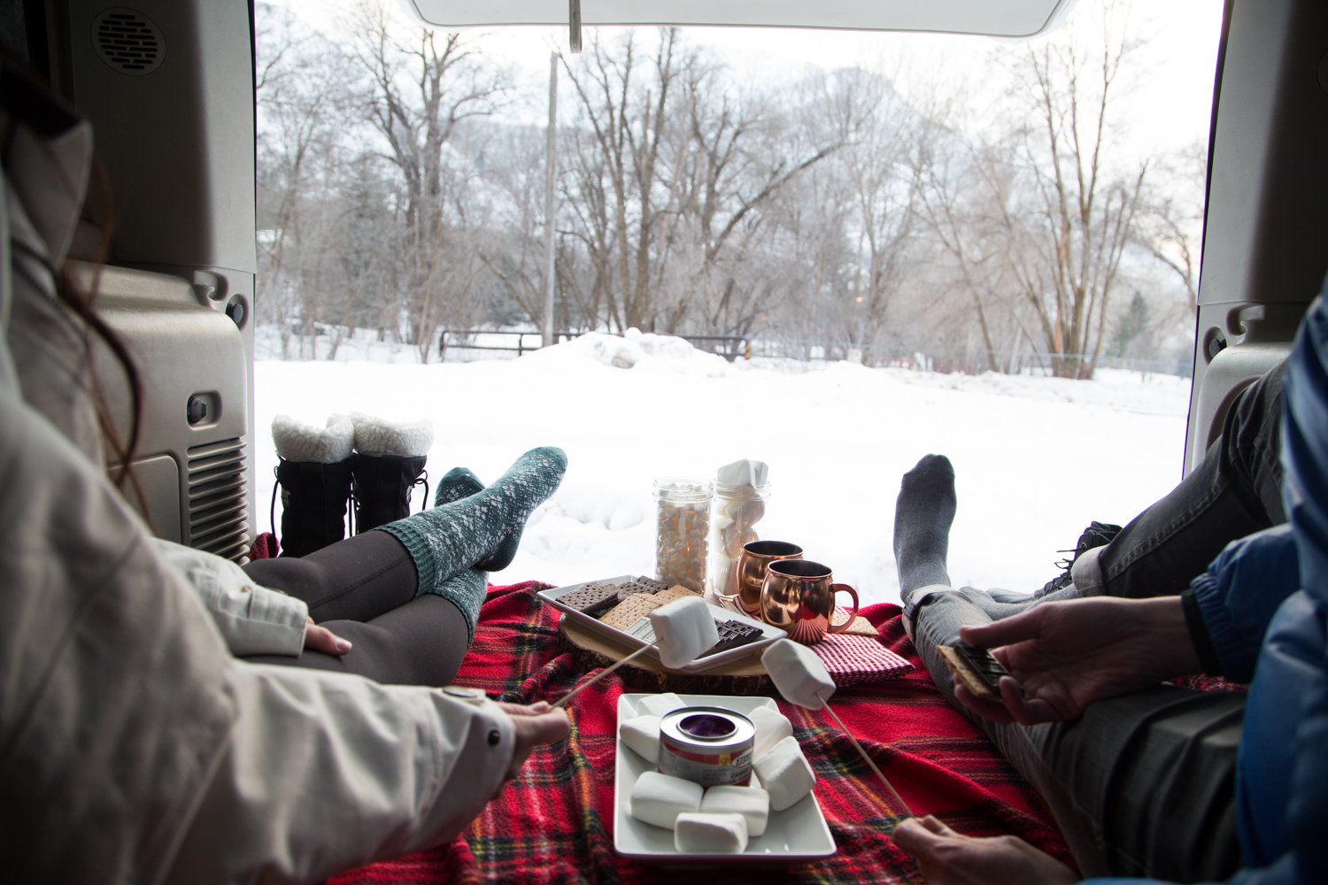 smore's and hot chocolate winter date